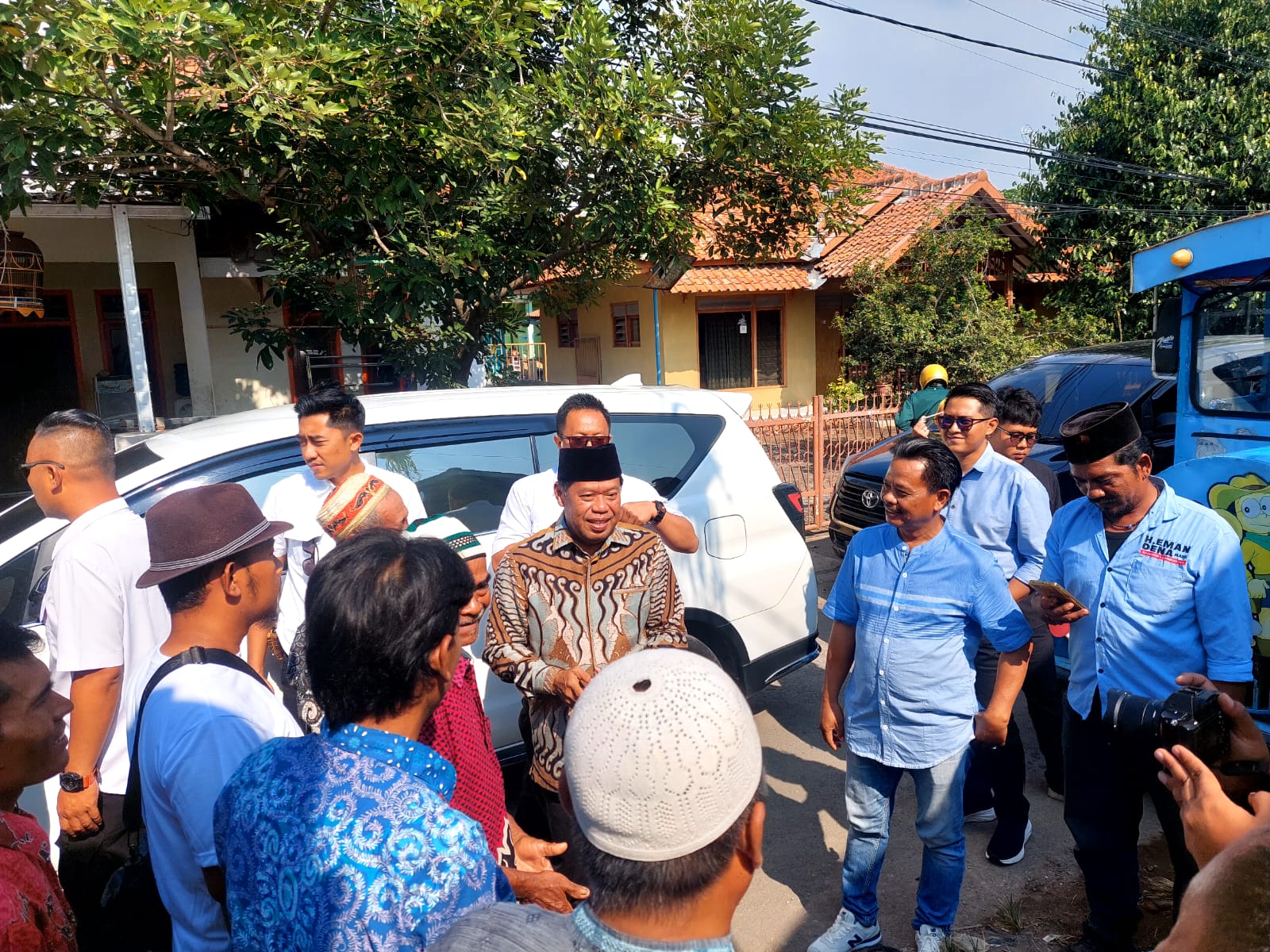 Kapolsek Kasokandel Pimpin Pengamanan Kampanye Cabup Majalengka Nomor 01 di Desa Kasokandel